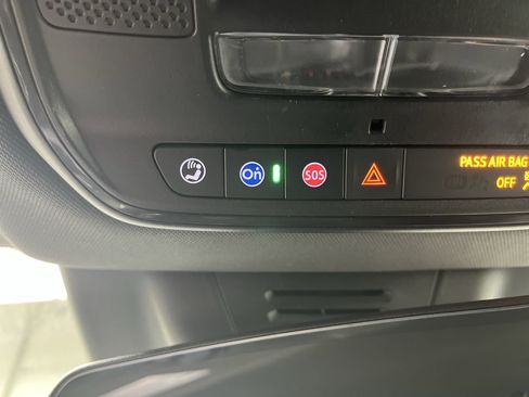 Used 2024 Chevrolet Equinox EV RS image 28