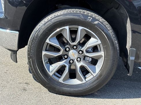 Used 2023 Chevrolet Silverado 1500 LT AWD/4WD image 12