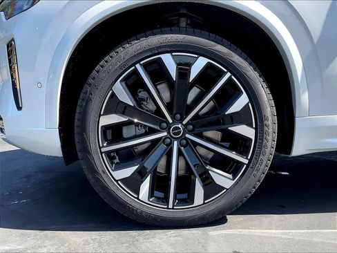 New 2026 Volvo XC90 T8 Plus w/ Protection Package image 14