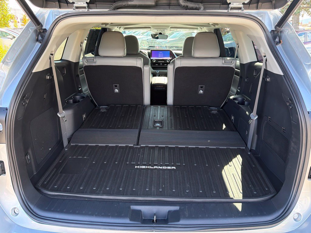 Used 2023 Toyota Highlander Limited AWD/4WD image 19