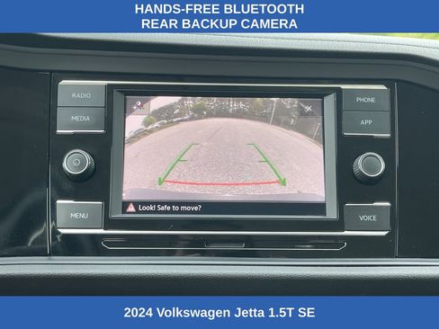 Used 2024 Volkswagen Jetta SE image 5