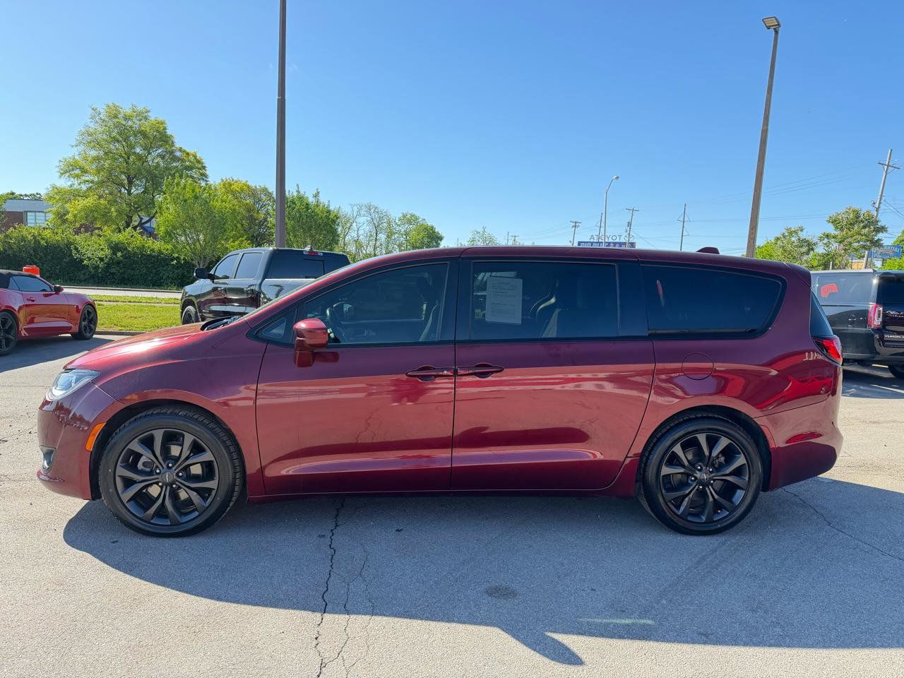 Used 2018 Chrysler Pacifica Touring Plus w/ S Appearance Package FWD image 4