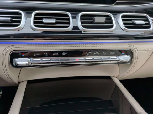 Used 2026 Mercedes-Benz GLS 450 4MATIC image 19