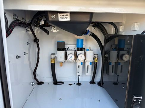 New 2025 Ford F550 4x4 Supercab Super Duty image 29