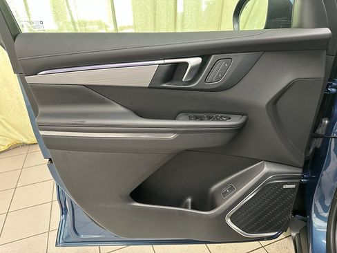 Certified 2025 Buick Enclave Preferred image 37