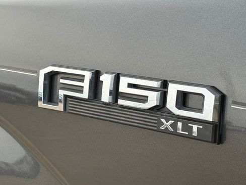 Used 2020 Ford F150 XLT image 11