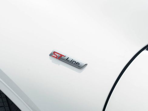 Used 2024 Ford Escape ST-Line w/ Tech Pack #1 FWD image 3