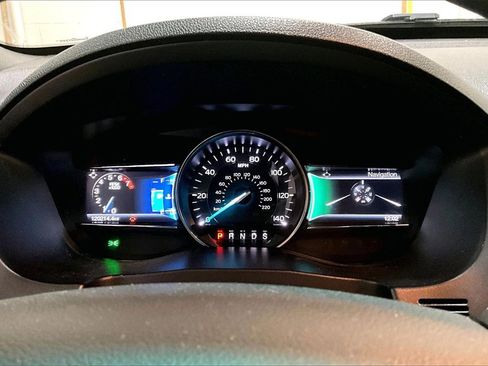 Used 2016 Ford Explorer XLT w/ Equipment Group 202A image 13