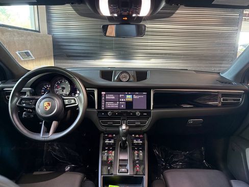 Certified 2023 Porsche Macan S AWD/4WD image 18