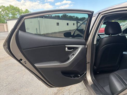 Used 2016 Hyundai Elantra Limited FWD image 23