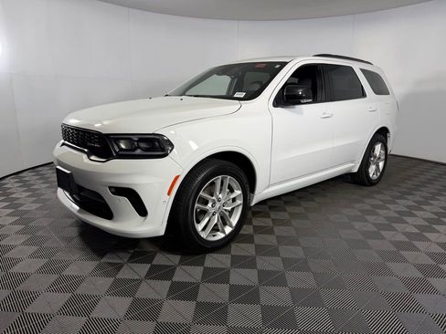 Certified 2025 Dodge Durango GT image 3