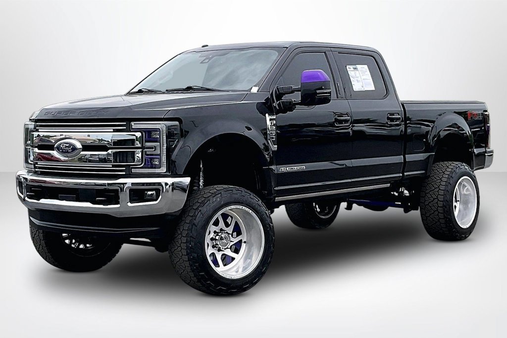 Used 2017 Ford F250 Lariat w/ Lariat Ultimate Package AWD/4WD image 3