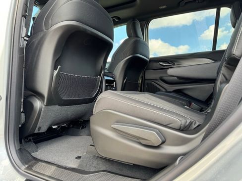 New 2025 Jeep Grand Cherokee L Laredo w/ Luxury Tech Group I image 27