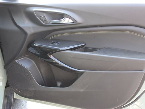 Used 2025 Chevrolet Trax ACTIV w/ Driver Confidence Package FWD image 31