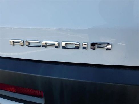 Certified 2023 GMC Acadia SLT image 5