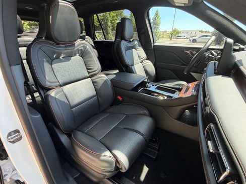 New 2026 Lincoln Aviator Black Label AWD/4WD image 12