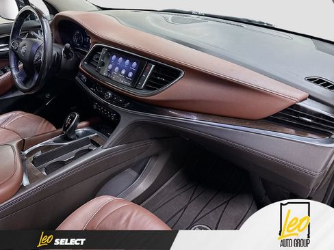 Used 2021 Buick Enclave Avenir w/ Avenir Technology Package AWD/4WD image 35