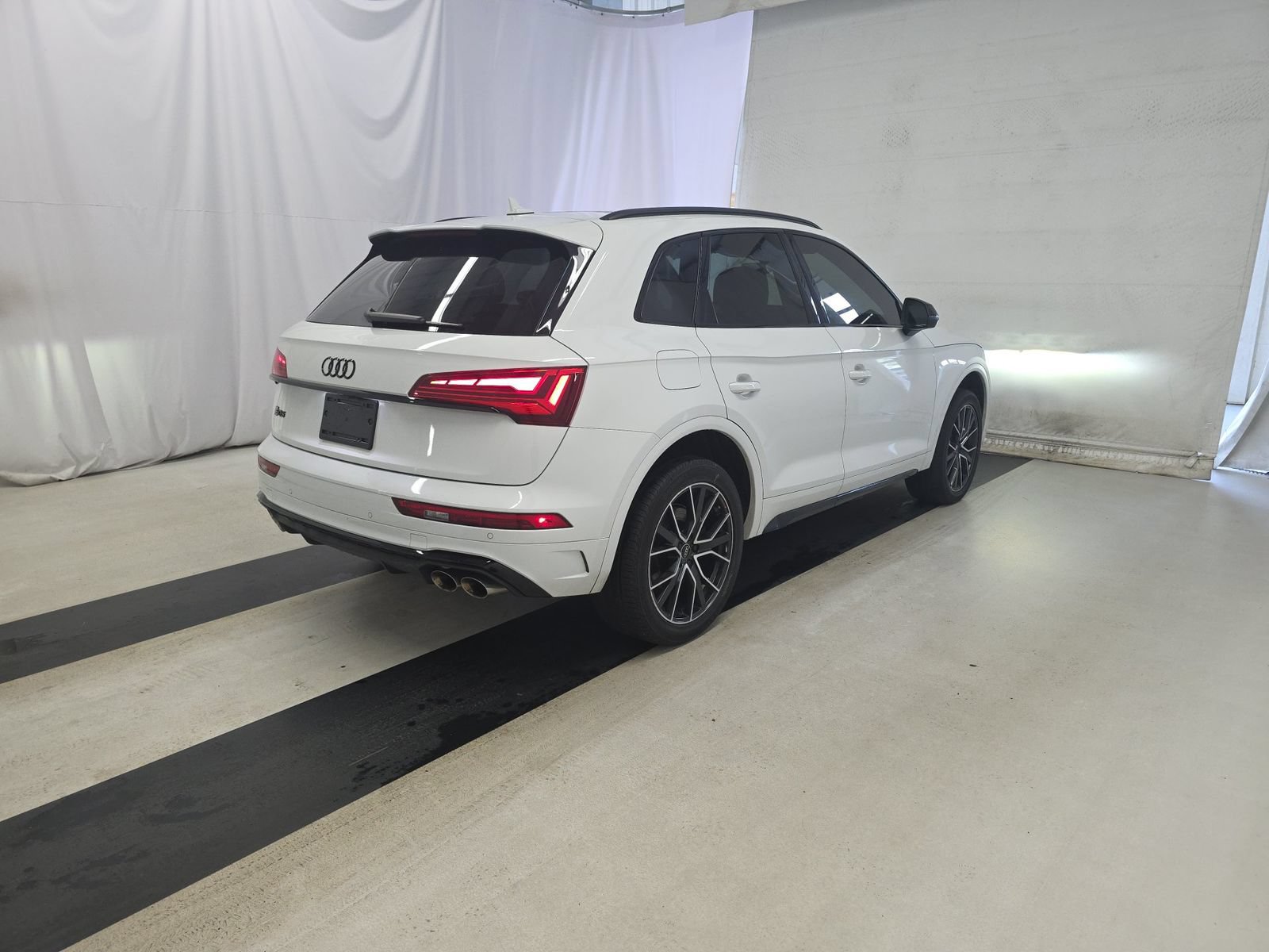Used 2024 Audi SQ5 Premium Plus AWD/4WD image 2