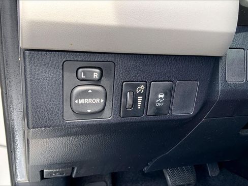 Used 2013 Toyota RAV4 LE FWD image 35