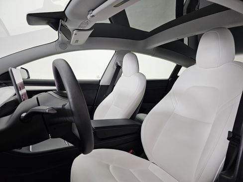 Used 2021 Tesla Model 3 Standard Range Plus image 8