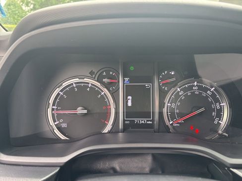 Used 2021 Toyota 4Runner TRD Off-Road AWD/4WD image 9
