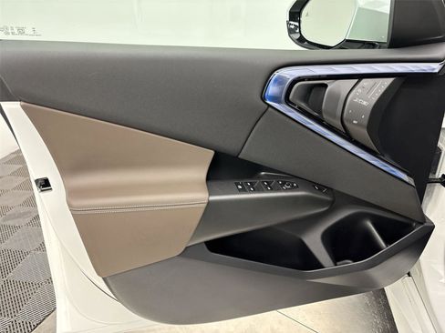 Used 2025 BMW X3 xDrive30i w/ Premium Package image 26