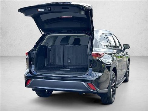 New 2026 Toyota Highlander Limited AWD/4WD image 2