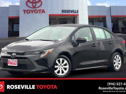 Used 2024 Toyota Corolla LE image 1