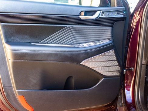 Used 2024 Hyundai Palisade Calligraphy image 25