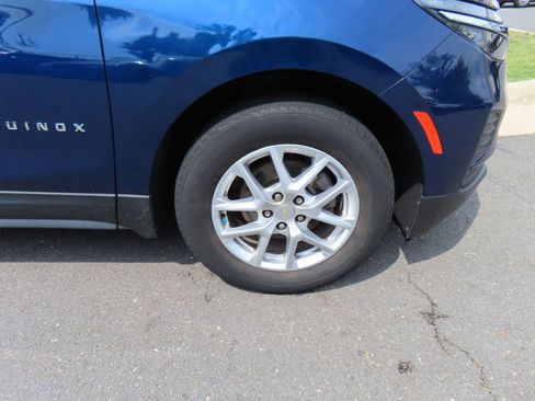 Used 2023 Chevrolet Equinox LS FWD image 10
