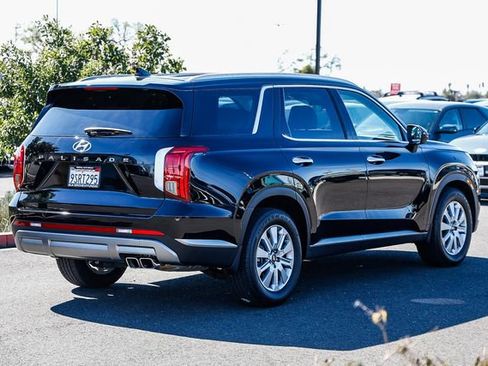Used 2025 Hyundai Palisade SEL FWD image 4
