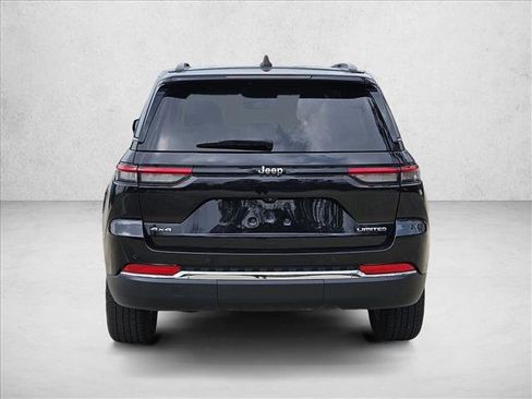Used 2023 Jeep Grand Cherokee Limited image 6