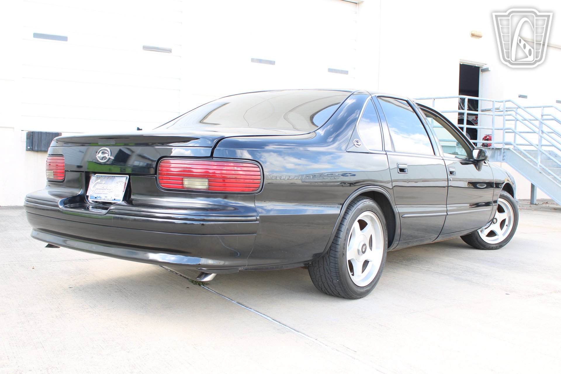 Used 1994 Chevrolet Caprice SS RWD image 28