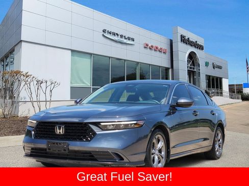 Used 2023 Honda Accord EX image 2