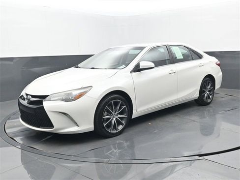 Used 2017 Toyota Camry XSE image 25