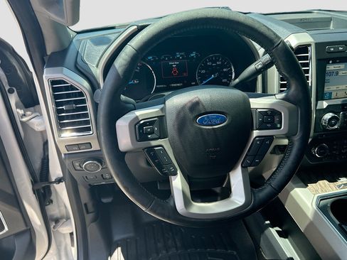 Used 2017 Ford F250 Lariat w/ Lariat Ultimate Package AWD/4WD image 11