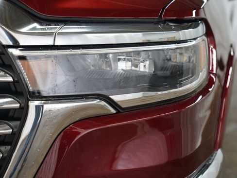 Used 2025 RAM 1500 Laramie image 15