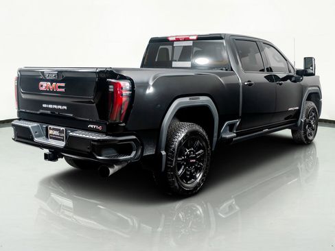 Used 2025 GMC Sierra 2500 AT4 w/ AT4 Premium Plus Package image 10