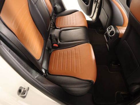 Used 2023 Mercedes-Benz GLC 300 4MATIC image 13