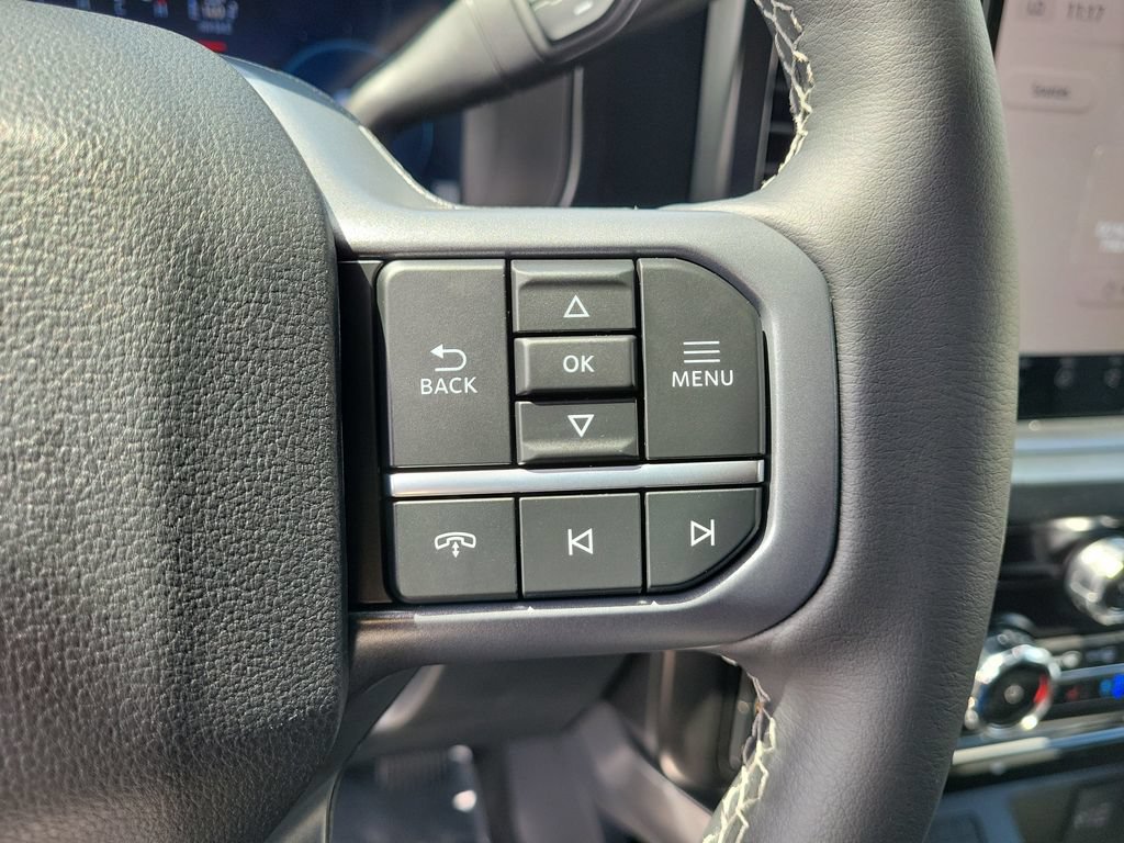 New 2026 Ford F250 Lariat w/ Black Appearance Package AWD/4WD image 17