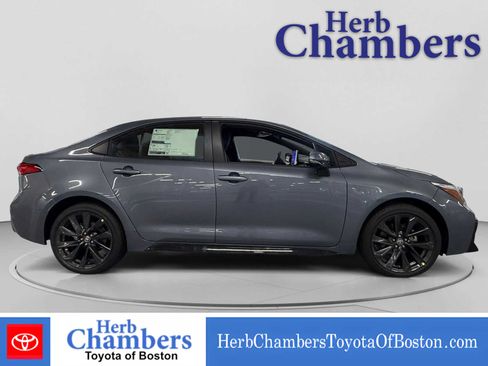 Used 2026 Toyota Corolla SE w/ SE Package FWD image 12