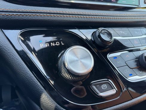 Used 2021 Chrysler Pacifica Pinnacle FWD image 18
