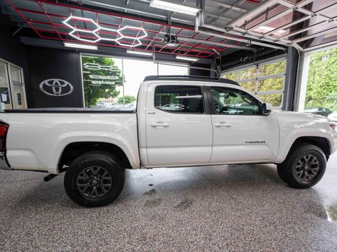 Used 2023 Toyota Tacoma SR5 AWD/4WD image 4