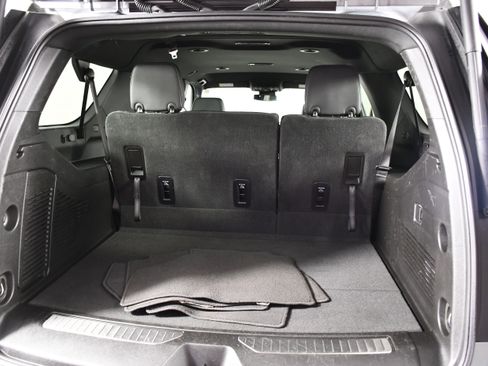 Used 2025 Chevrolet Suburban Z71 image 52