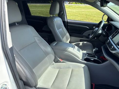 Used 2019 Toyota Highlander Limited AWD/4WD image 13