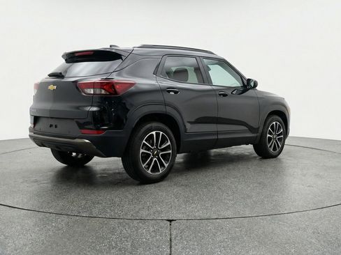 Used 2025 Chevrolet TrailBlazer LT image 9