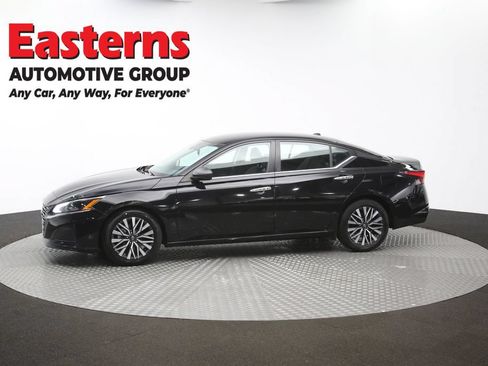 Used 2024 Nissan Altima 2.5 SV FWD image 58