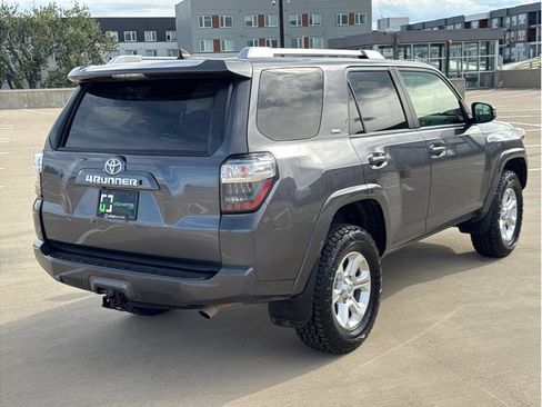 Used 2015 Toyota 4Runner SR5 AWD/4WD image 8