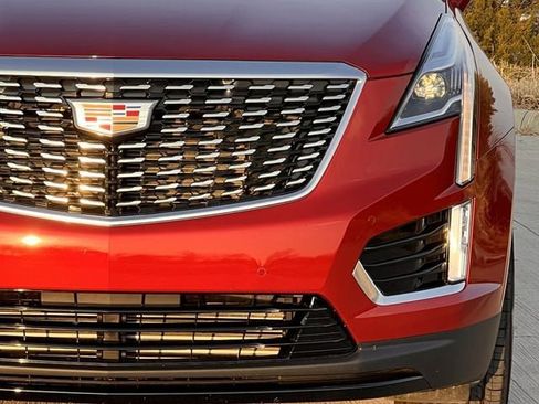 New 2026 Cadillac XT5 Luxury image 8