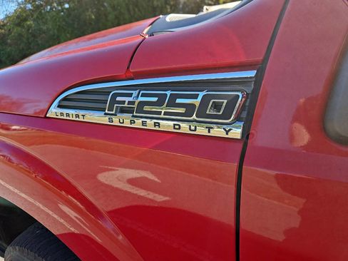 Used 2011 Ford F250 Lariat w/ Lariat Interior Pkg image 12
